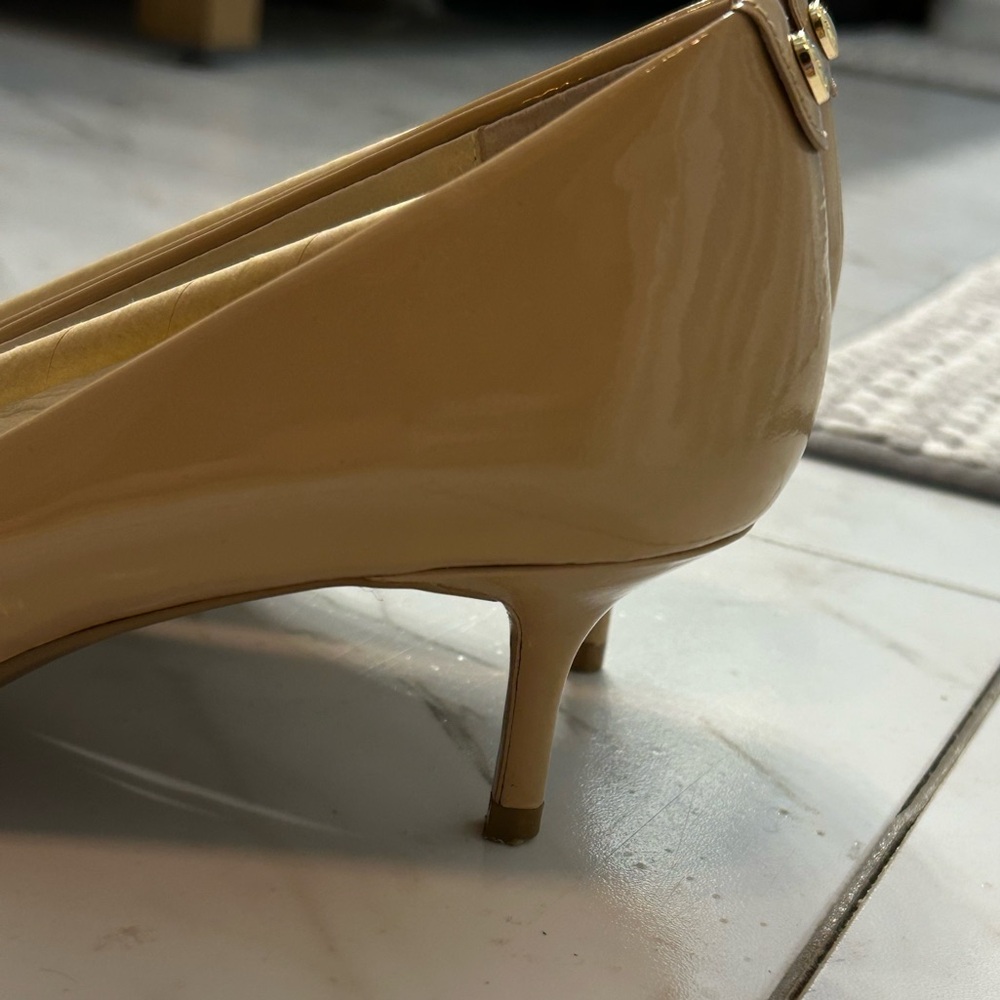 Michael Kors Nude Patent Leather Pumps (8) - Picture 4 of 8